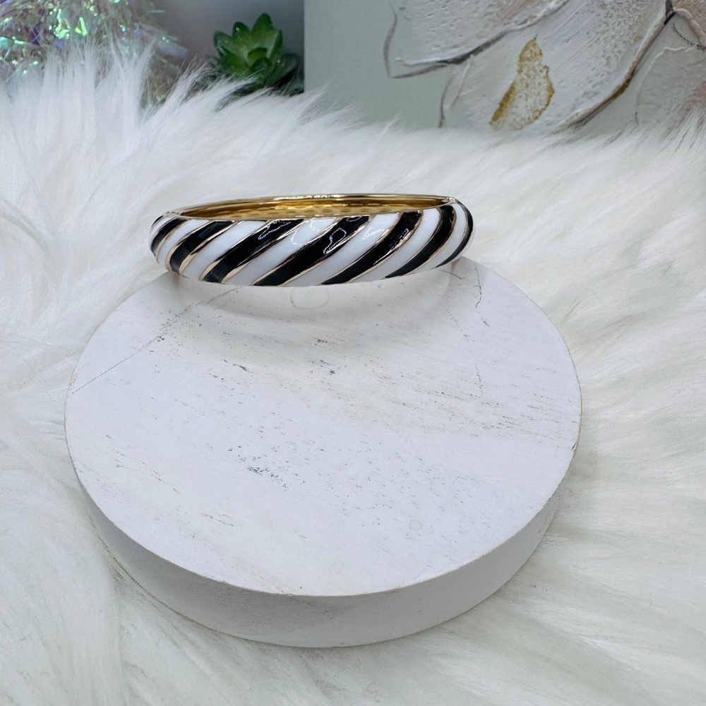 Black & White Stripe Design Thick Enamel Bangle Bracelet - Picture 7 of 7